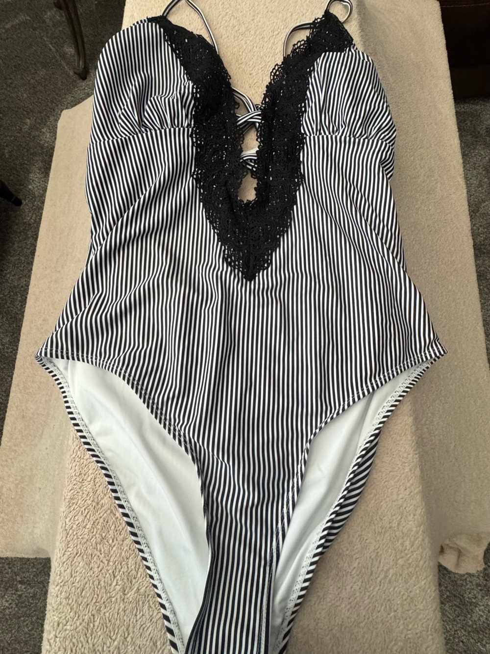 Cupshe Black & White Pinstripe One-Piece Swimsuit with Lace V-Detail